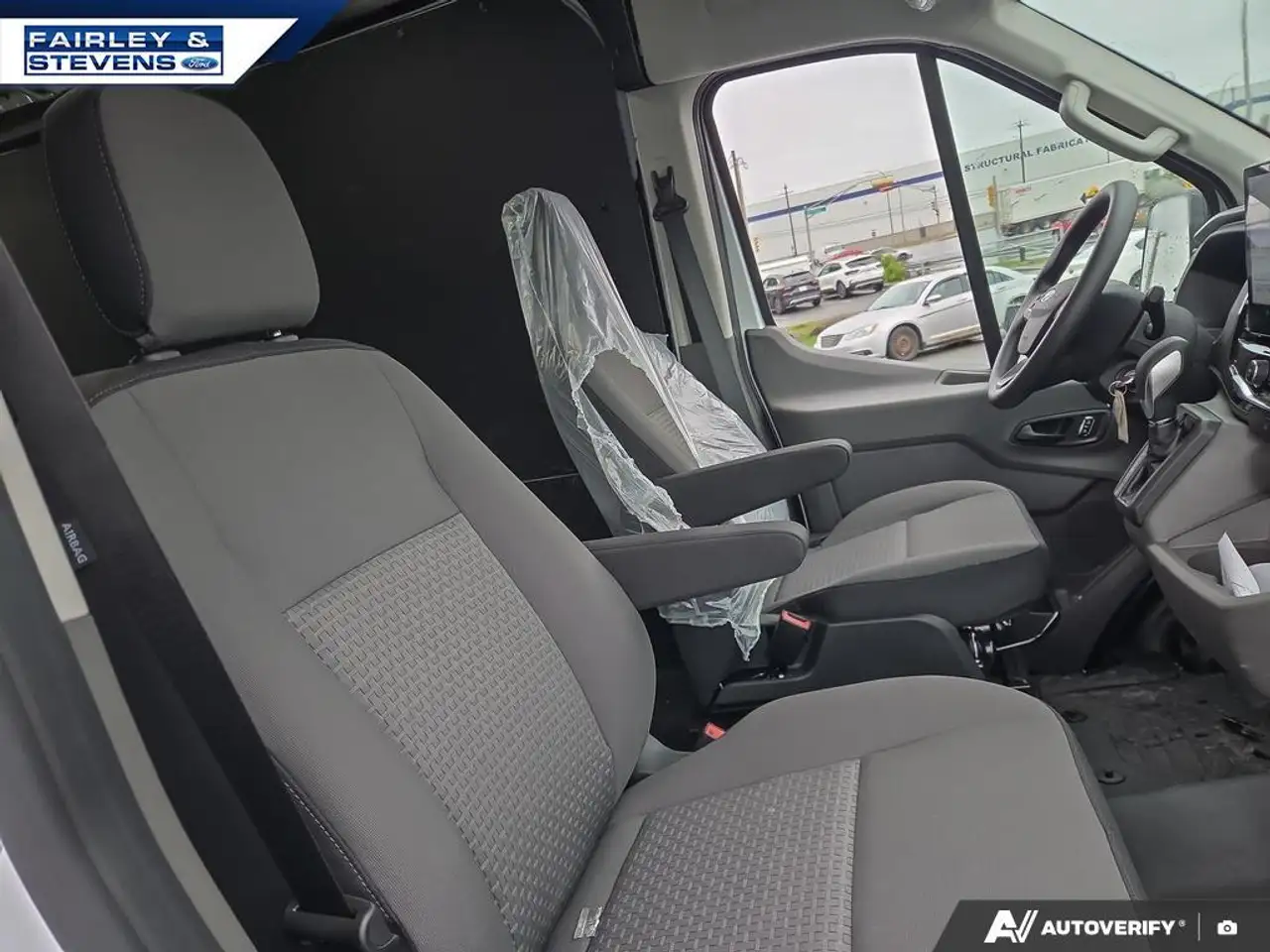 Ford Transit Cargo Van снимка Ford Transit Cargo Van