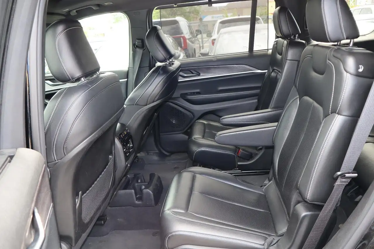 Jeep Grand Cherokee photo Jeep Grand Cherokee