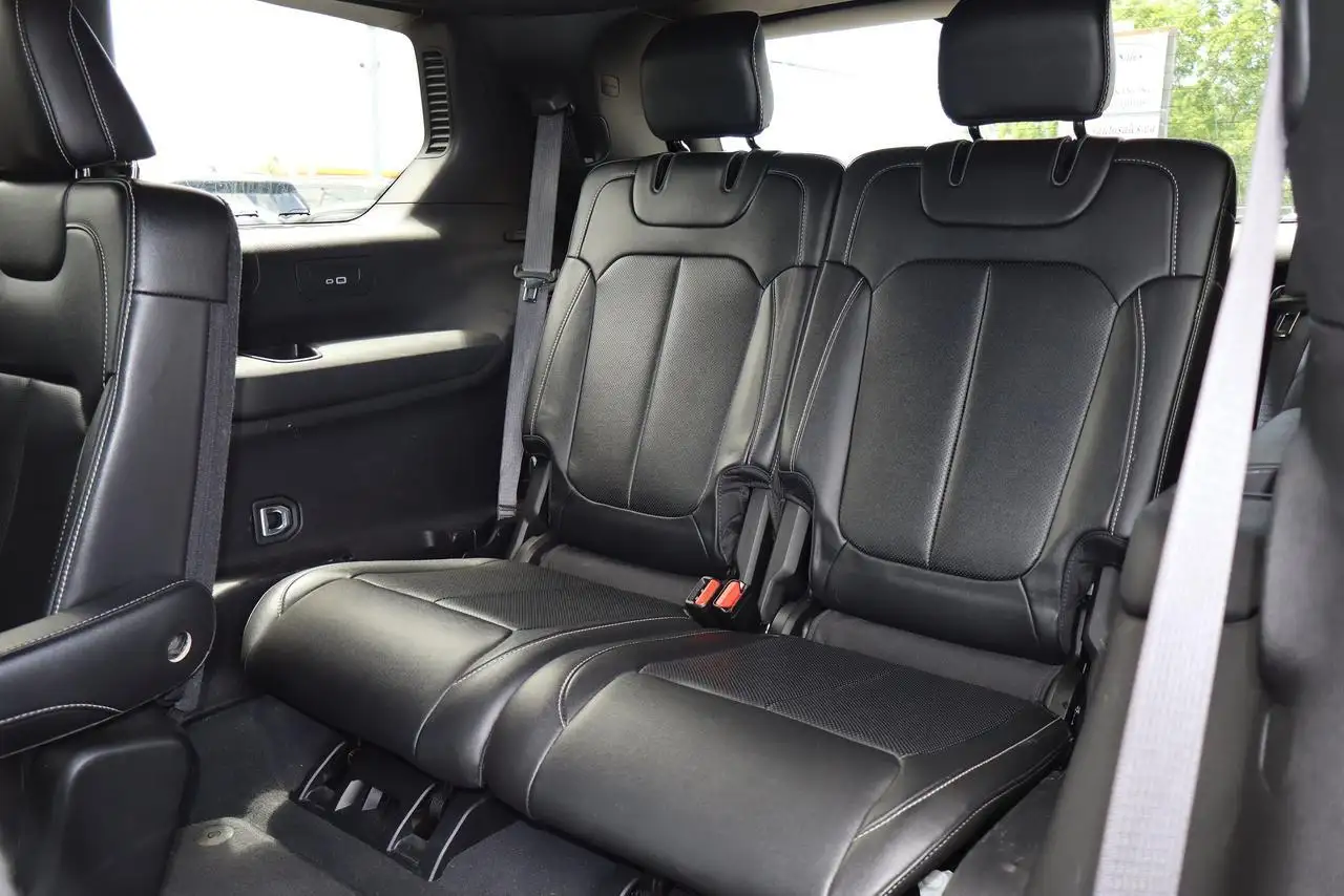 Jeep Grand Cherokee photo Jeep Grand Cherokee