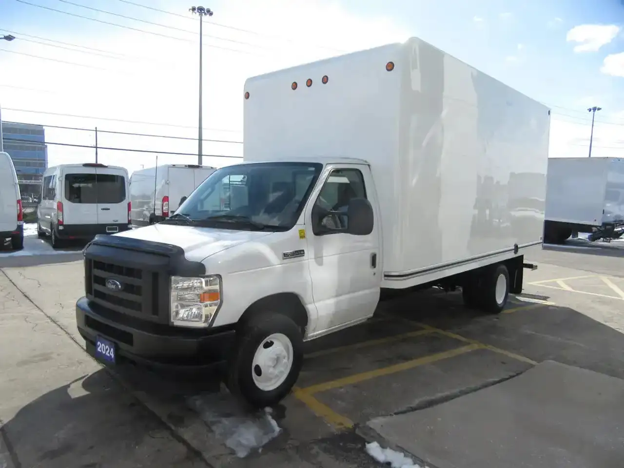 Ford E-350 photo Ford E-350