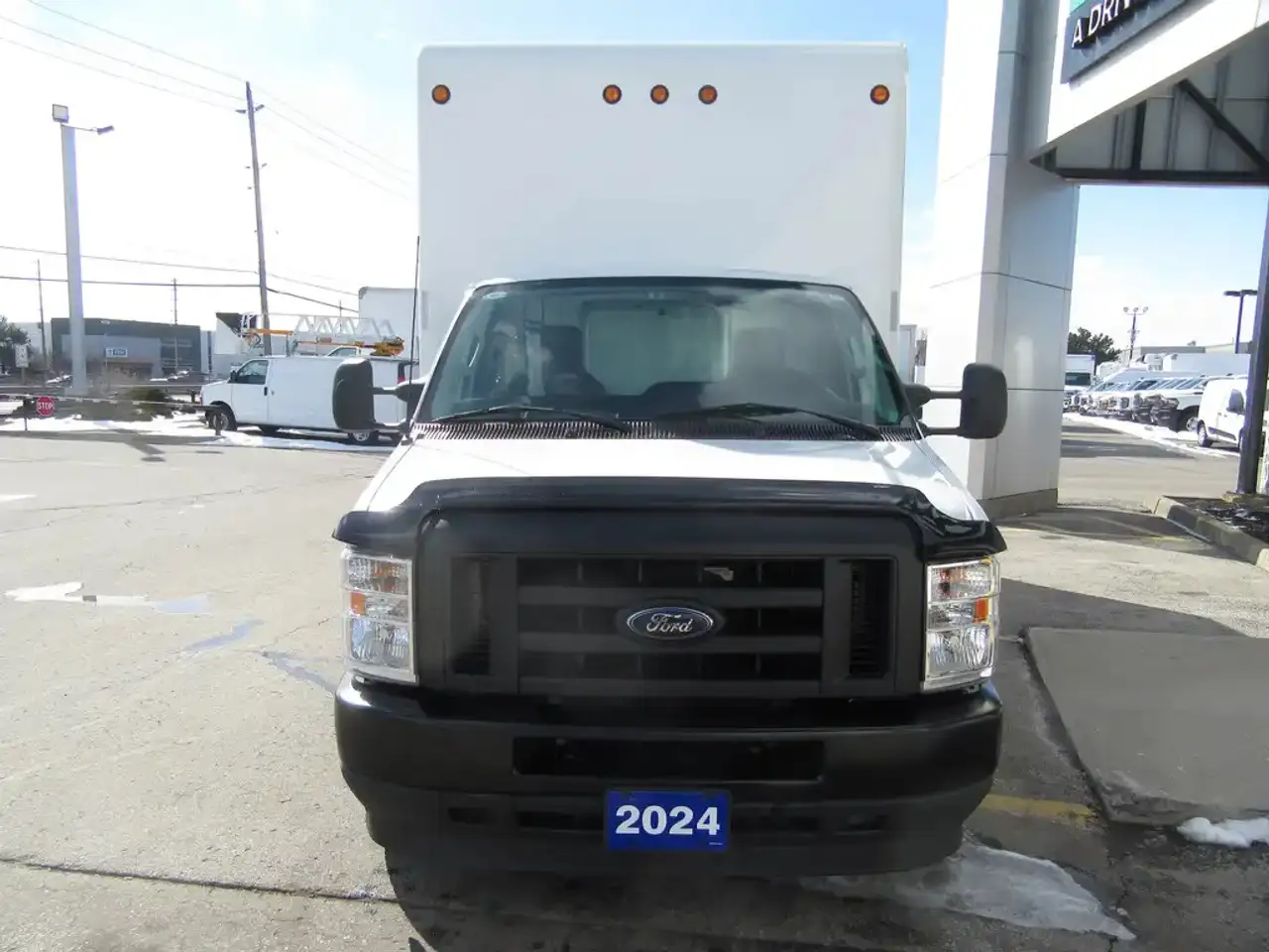 Ford E-350 photo Ford E-350