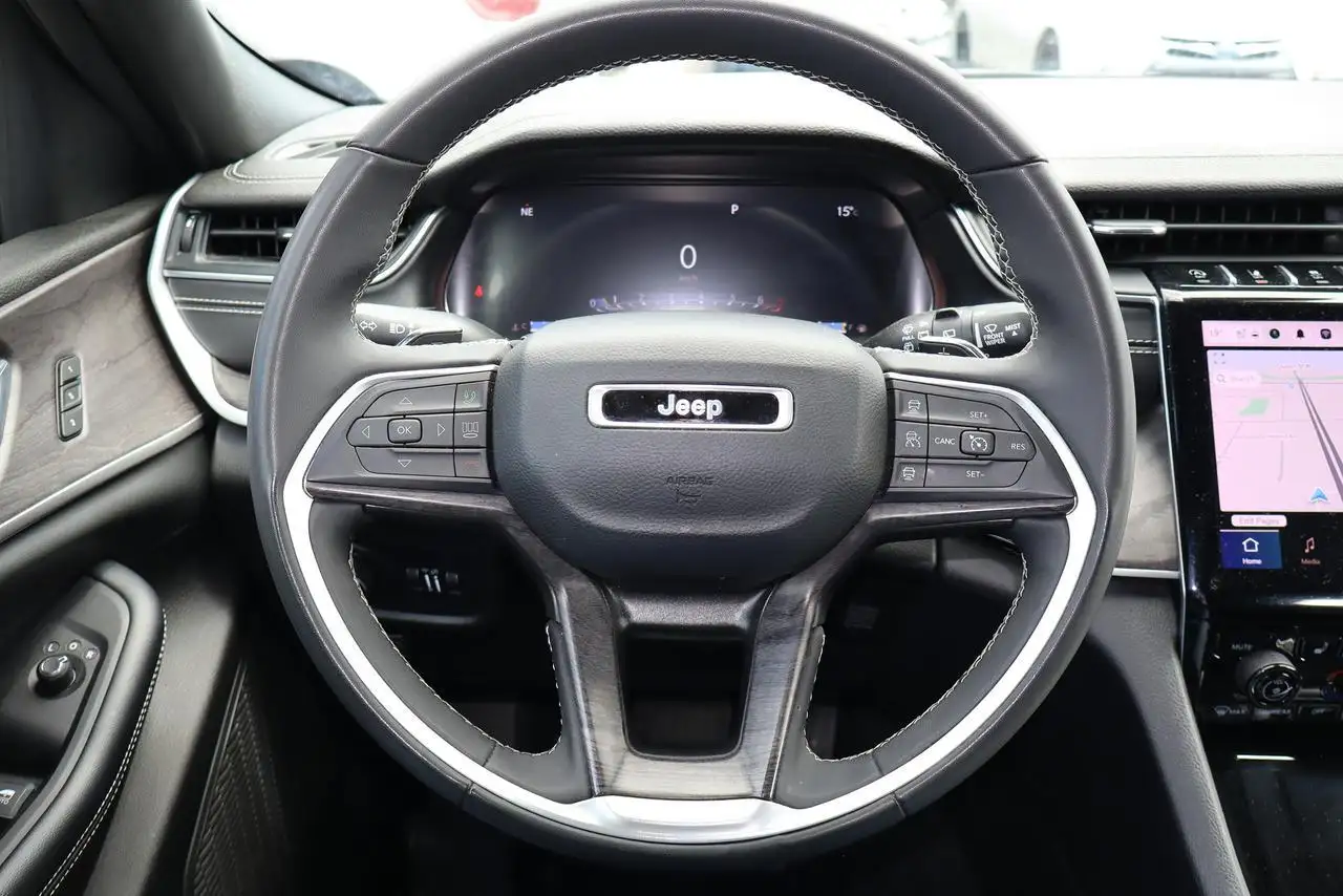 Jeep Grand Cherokee photo Jeep Grand Cherokee