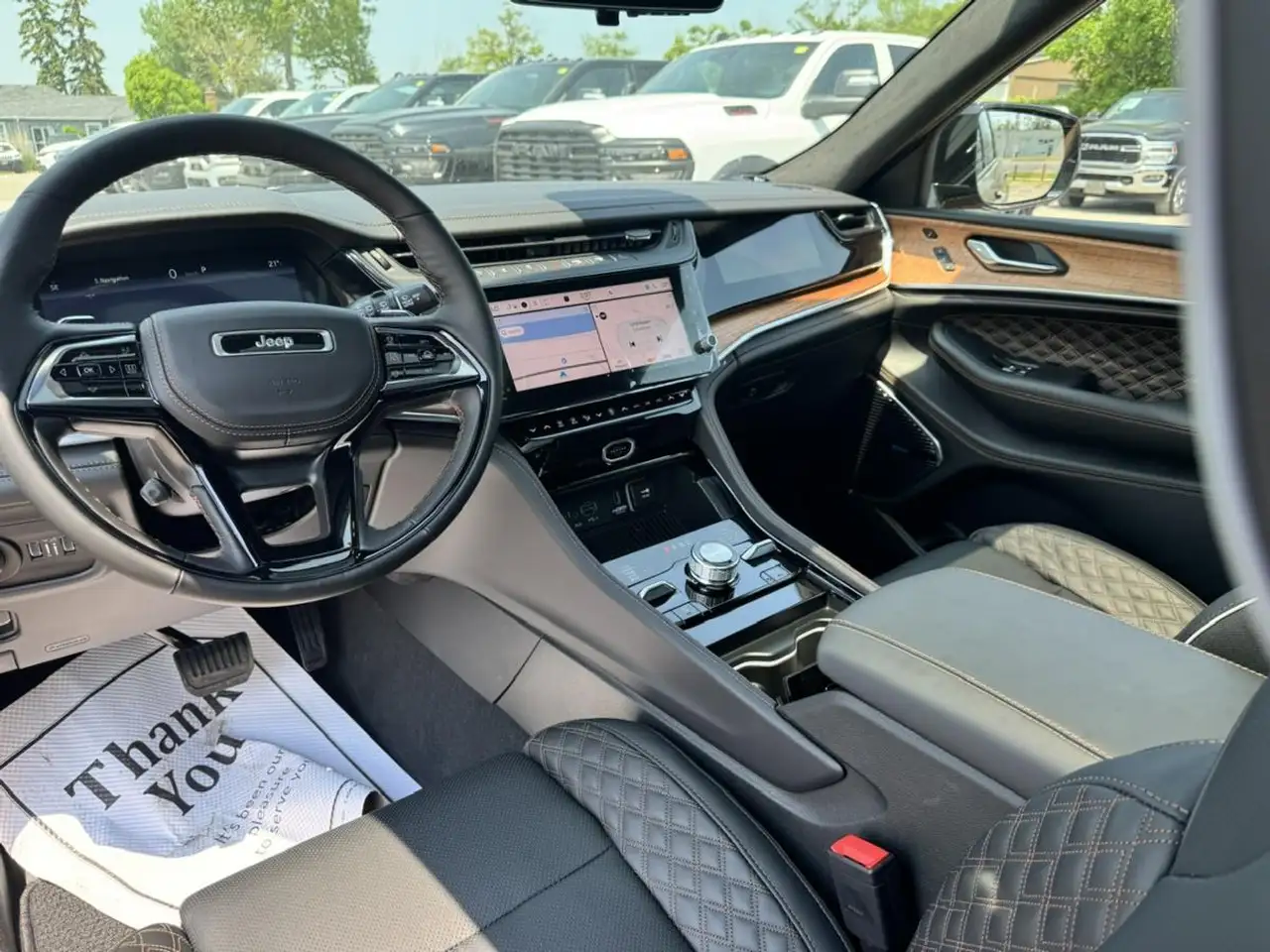 Jeep Grand Cherokee снимка Jeep Grand Cherokee