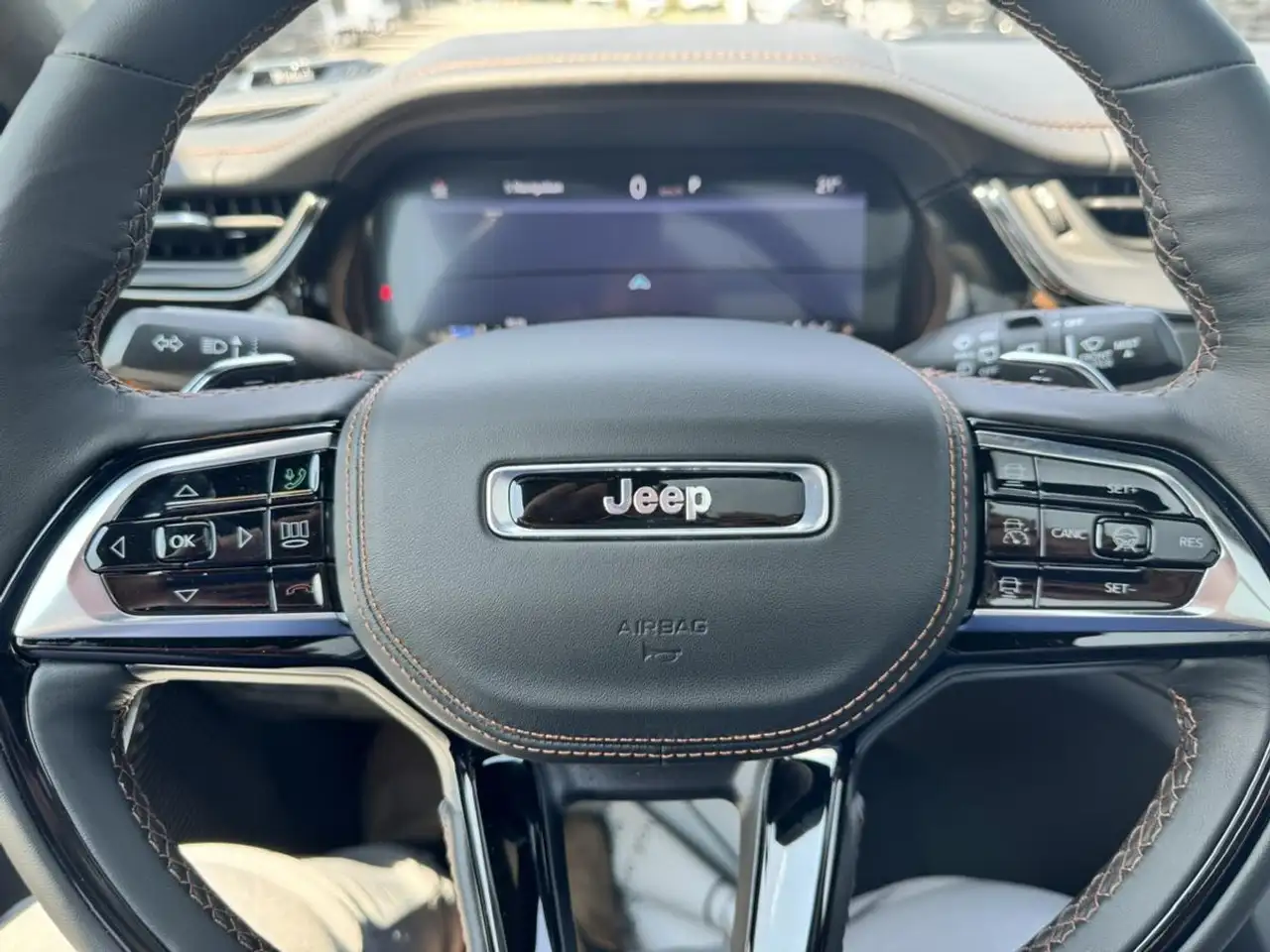 Jeep Grand Cherokee снимка Jeep Grand Cherokee