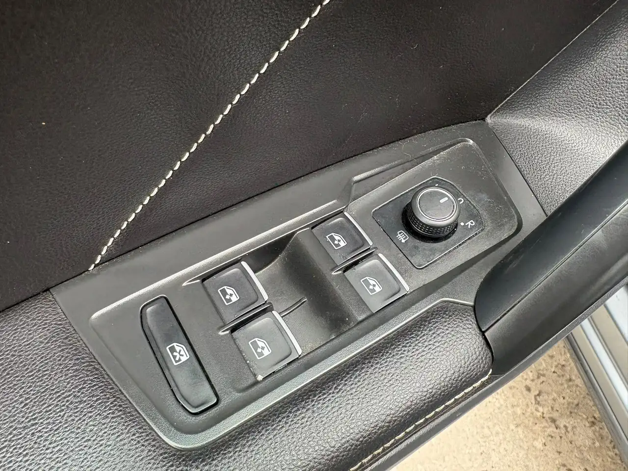 Volkswagen Tiguan снимка Volkswagen Tiguan