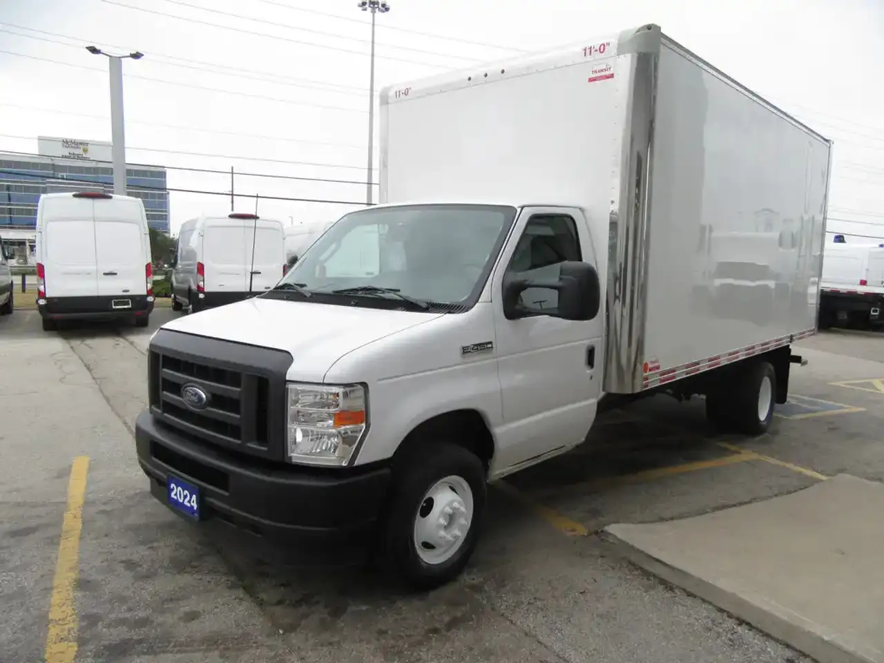 Ford E-450 photo Ford E-450