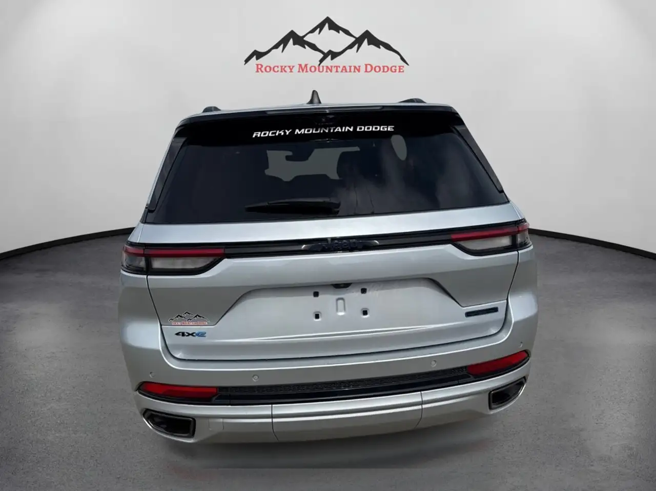 Jeep Grand Cherokee photo Jeep Grand Cherokee