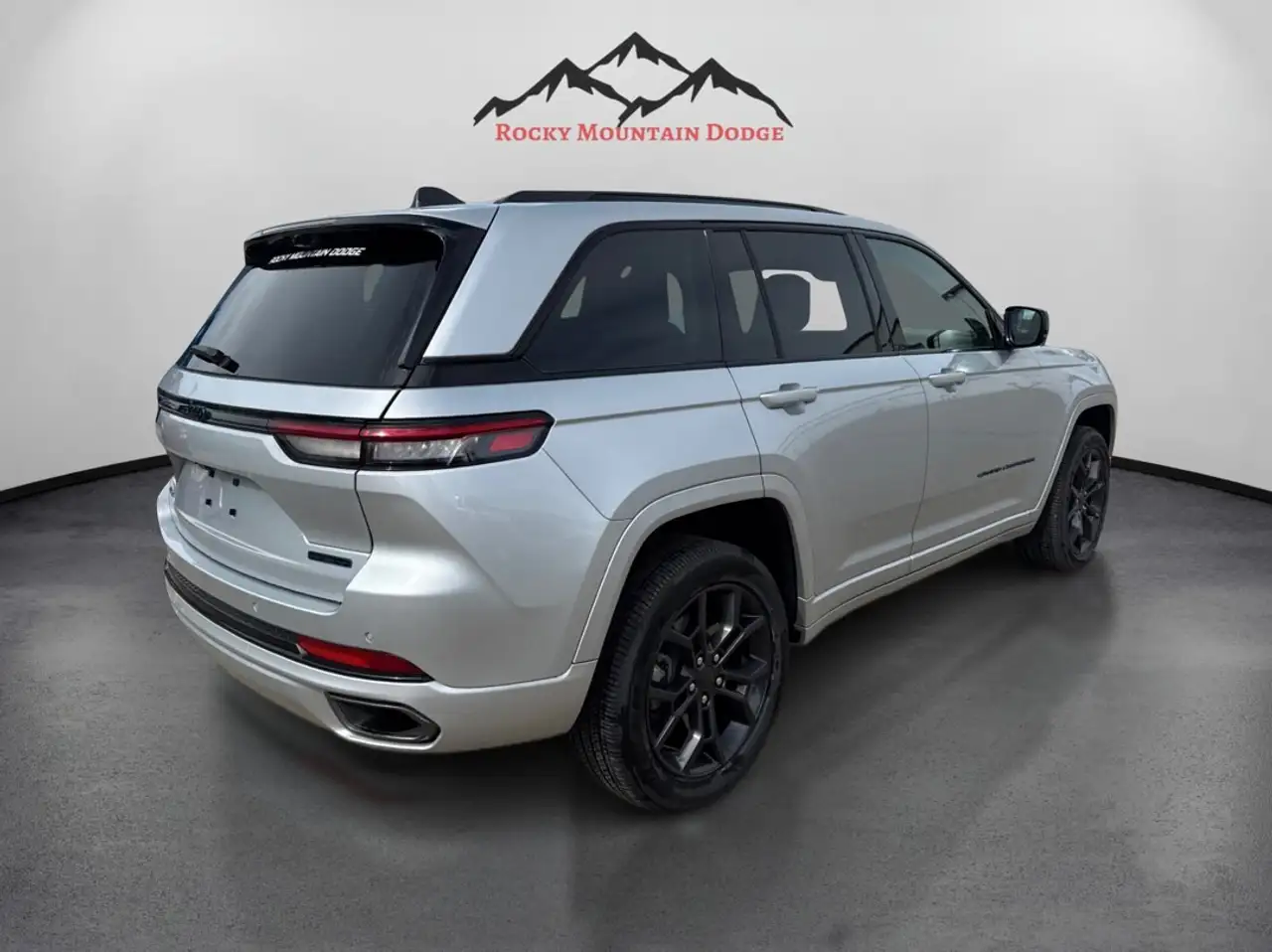Jeep Grand Cherokee photo Jeep Grand Cherokee