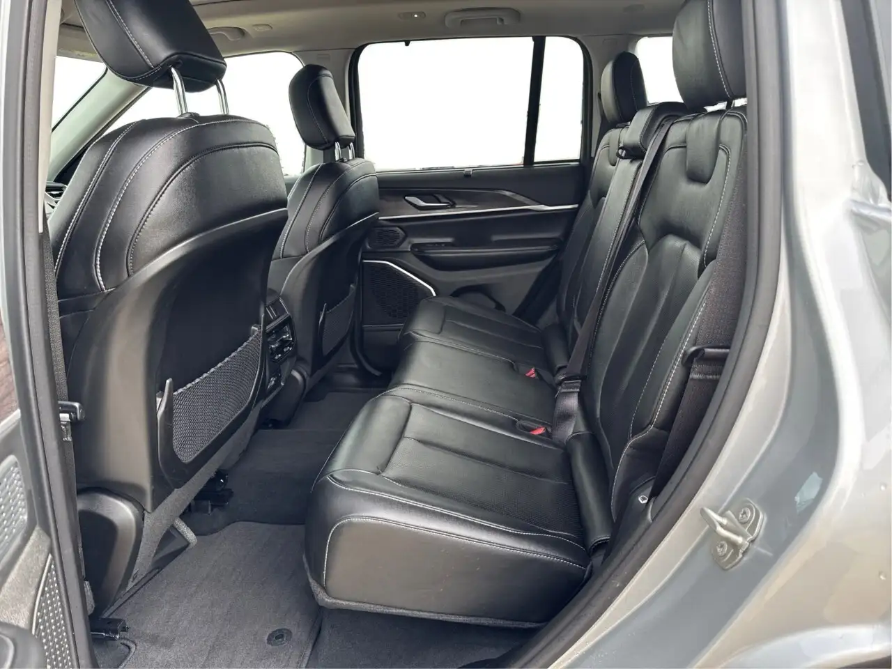 Jeep Grand Cherokee photo Jeep Grand Cherokee