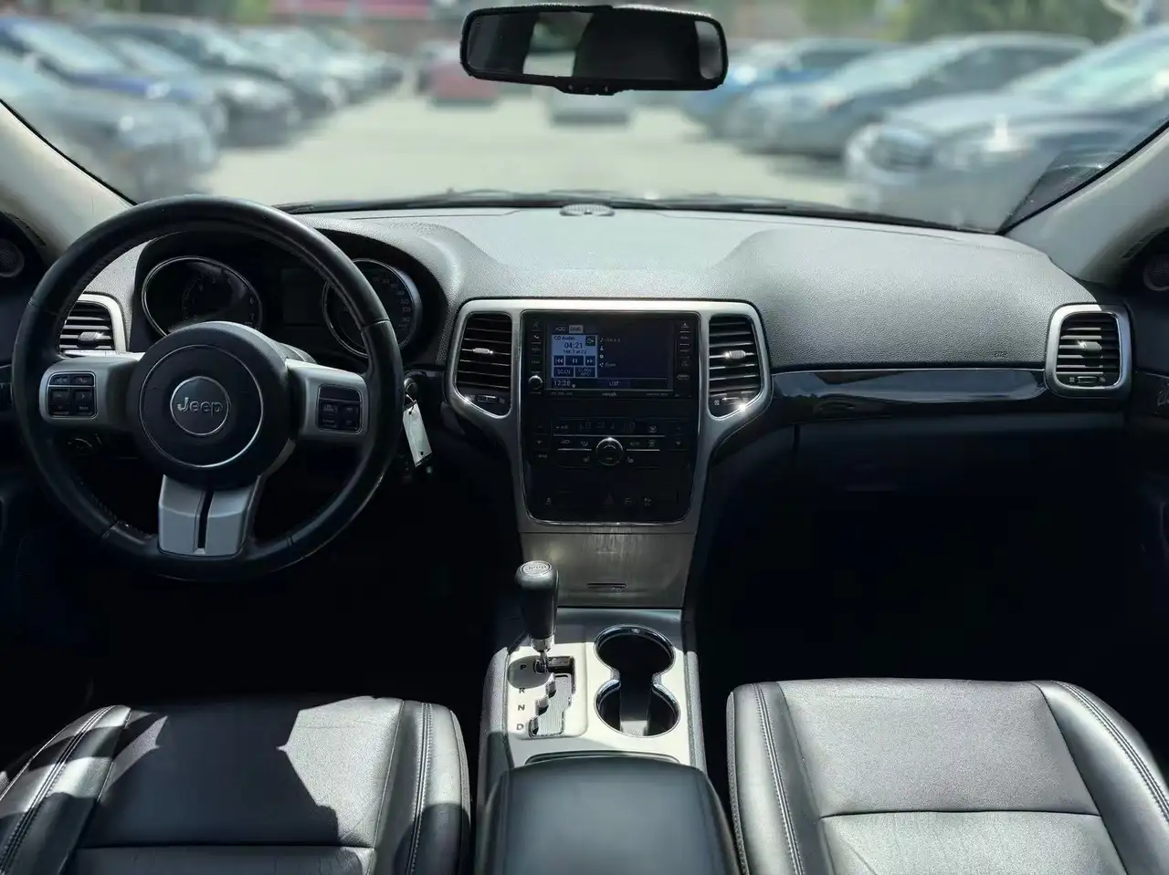 Jeep Grand Cherokee снимка Jeep Grand Cherokee