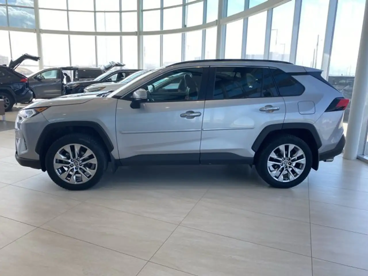 Toyota RAV 4 снимка Toyota RAV 4