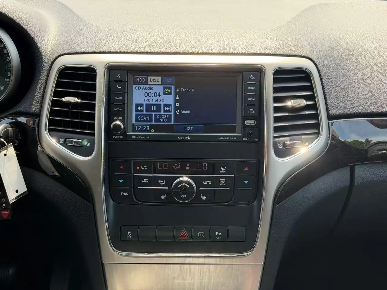 Jeep Grand Cherokee снимка Jeep Grand Cherokee