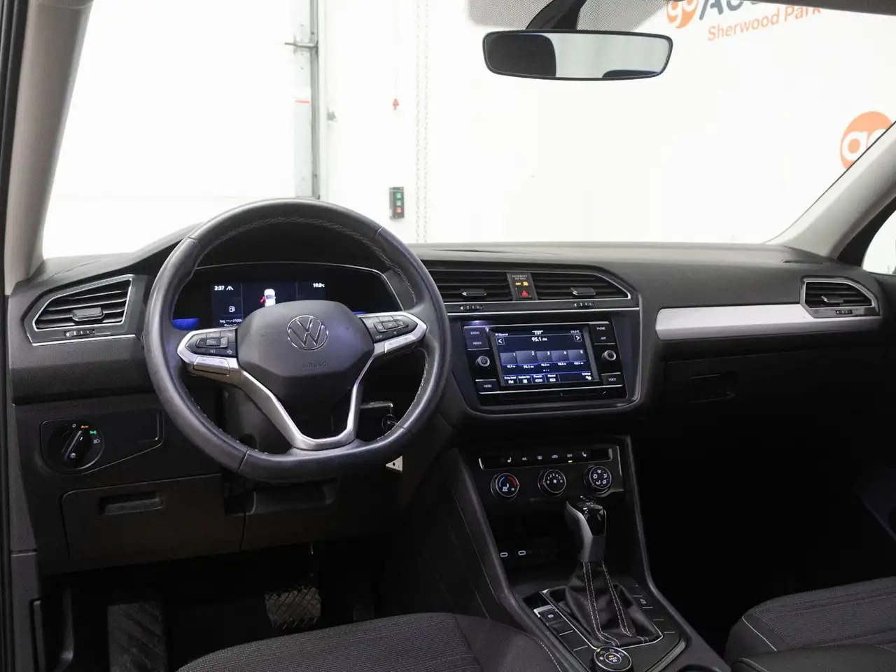 Volkswagen Tiguan снимка Volkswagen Tiguan
