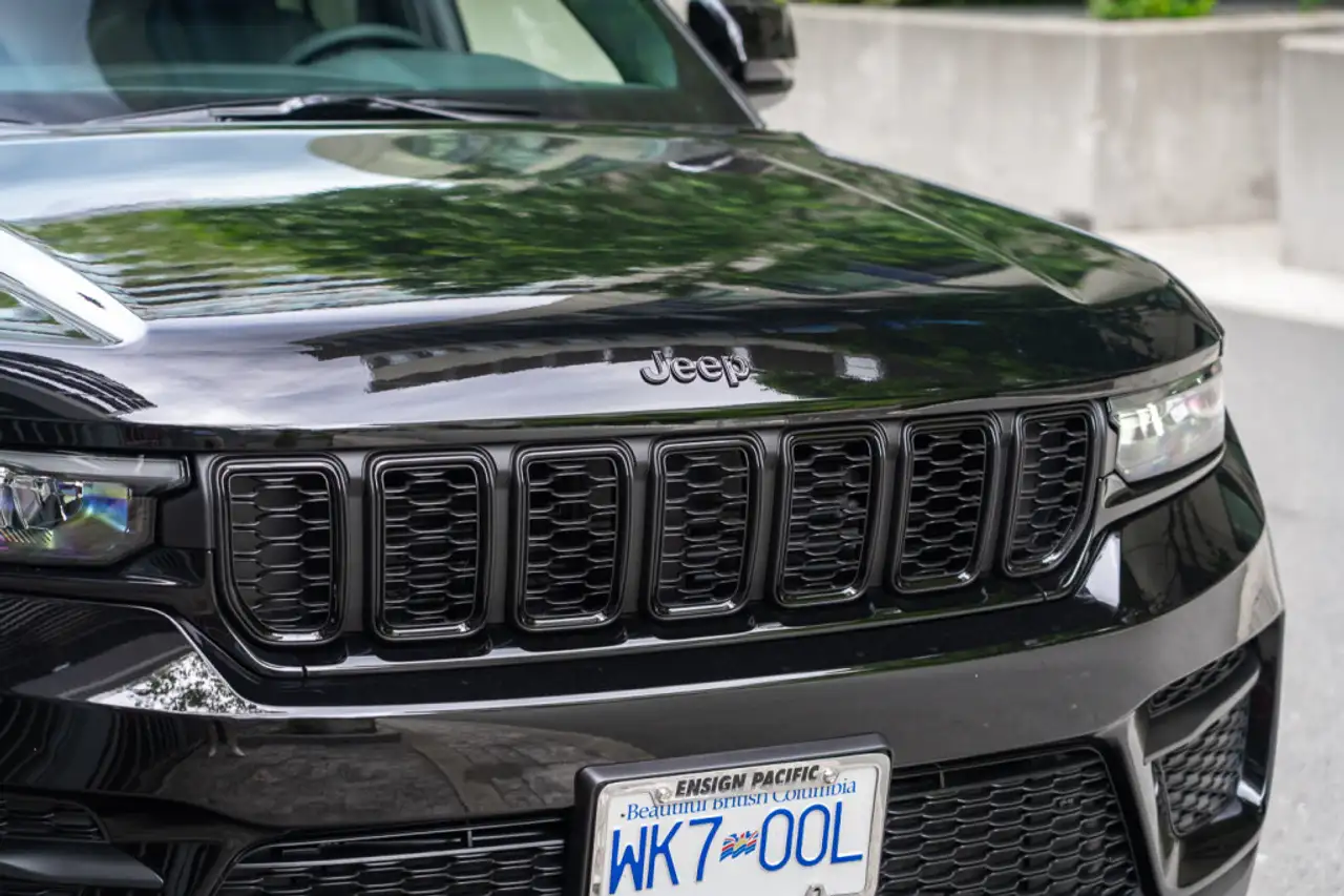 Jeep Grand Cherokee photo Jeep Grand Cherokee