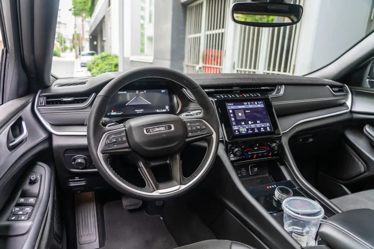 Jeep Grand Cherokee photo Jeep Grand Cherokee