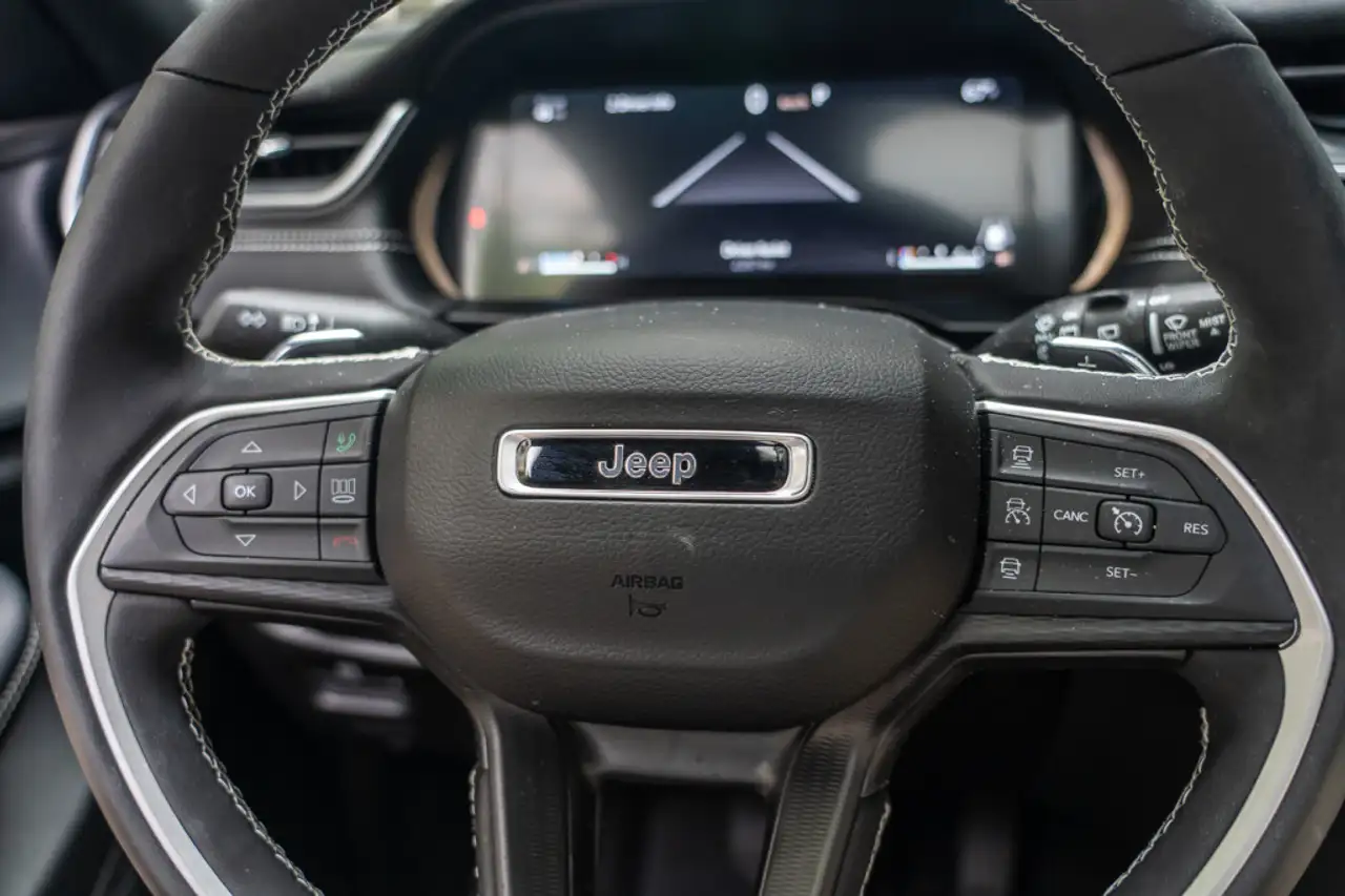 Jeep Grand Cherokee photo Jeep Grand Cherokee