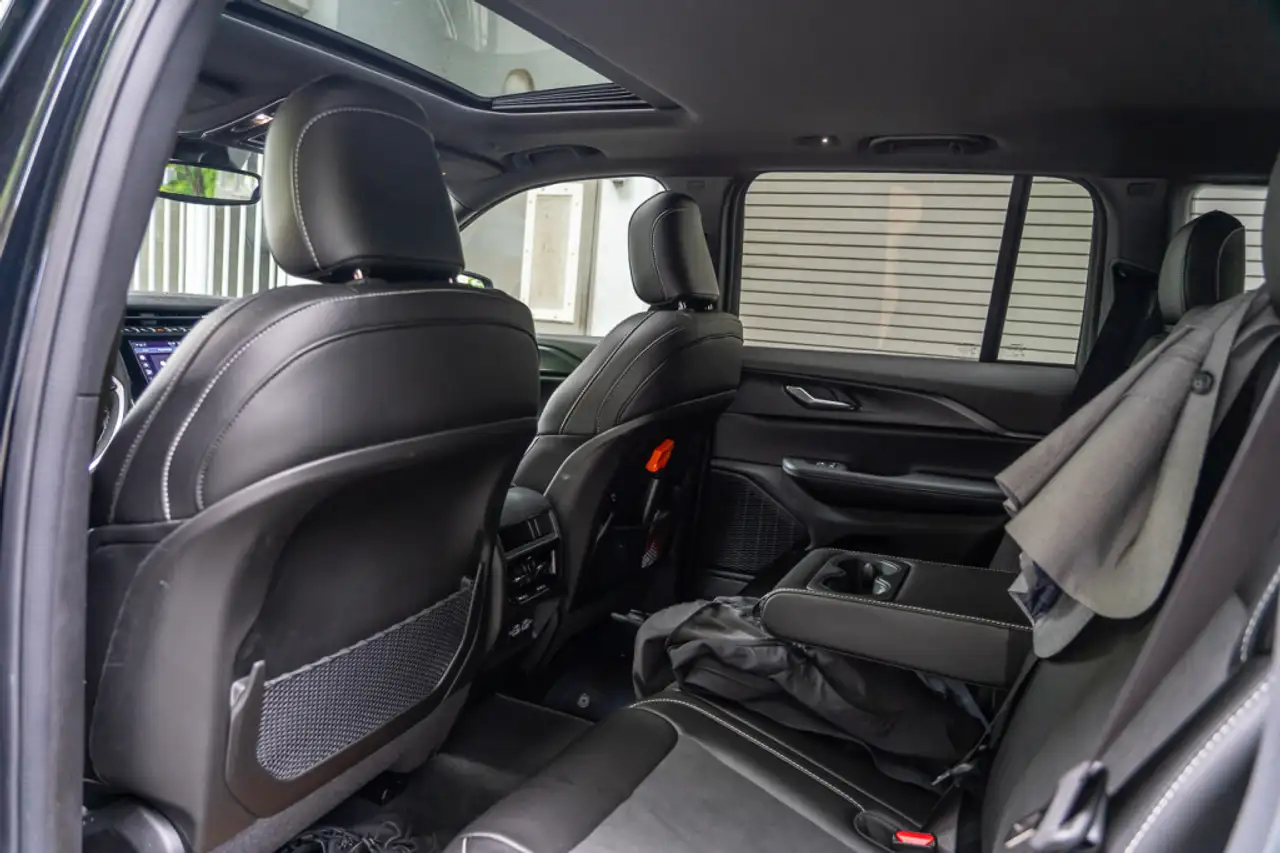 Jeep Grand Cherokee photo Jeep Grand Cherokee