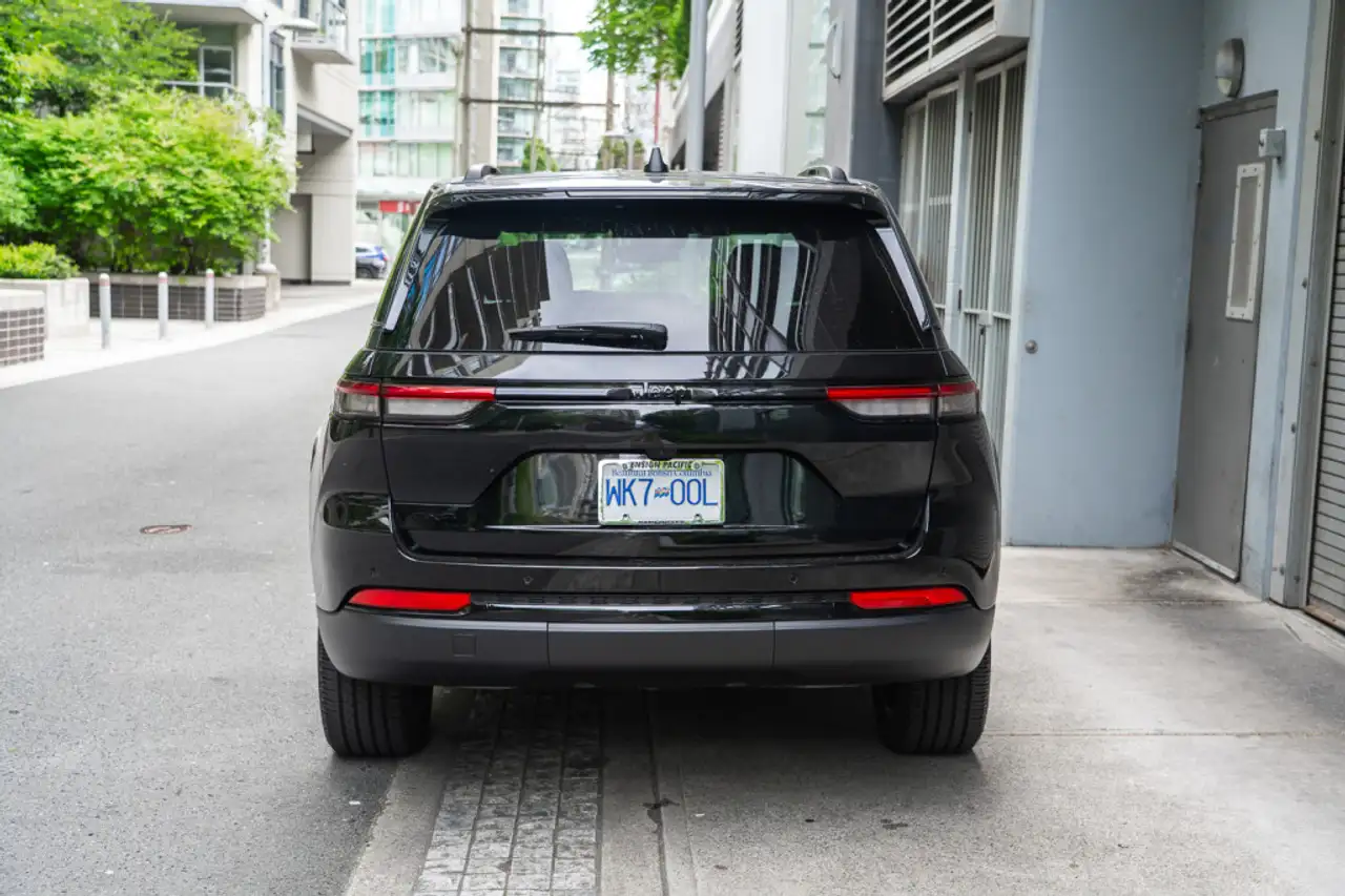 Jeep Grand Cherokee photo Jeep Grand Cherokee