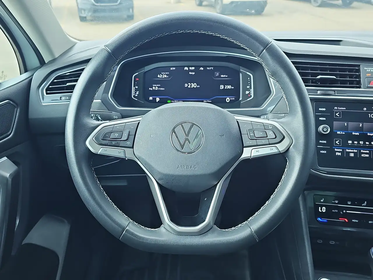 Volkswagen Tiguan снимка Volkswagen Tiguan