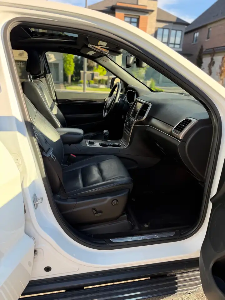 Jeep Grand Cherokee снимка Jeep Grand Cherokee
