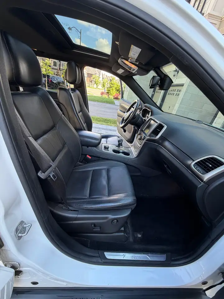 Jeep Grand Cherokee снимка Jeep Grand Cherokee
