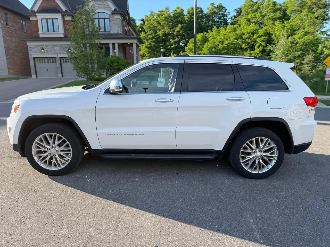 Jeep Grand Cherokee снимка Jeep Grand Cherokee