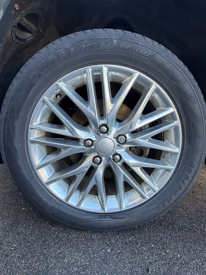 Jeep Grand Cherokee снимка Jeep Grand Cherokee