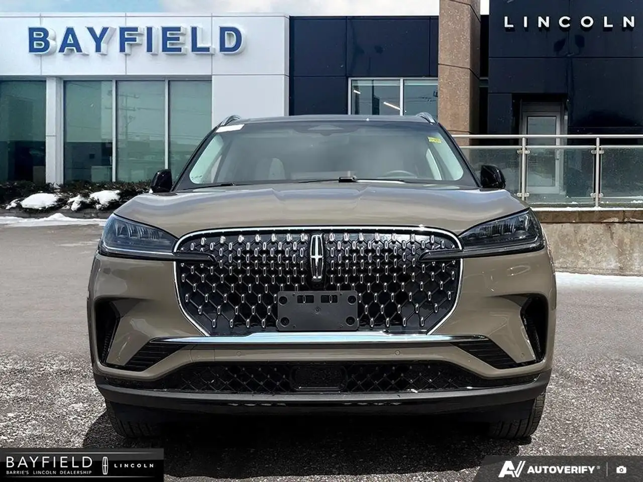 Lincoln Aviator снимка Lincoln Aviator