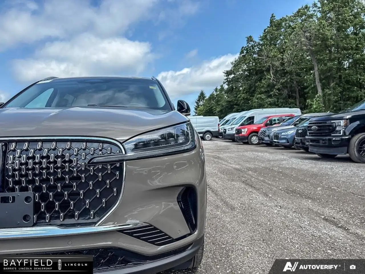Lincoln Aviator снимка Lincoln Aviator