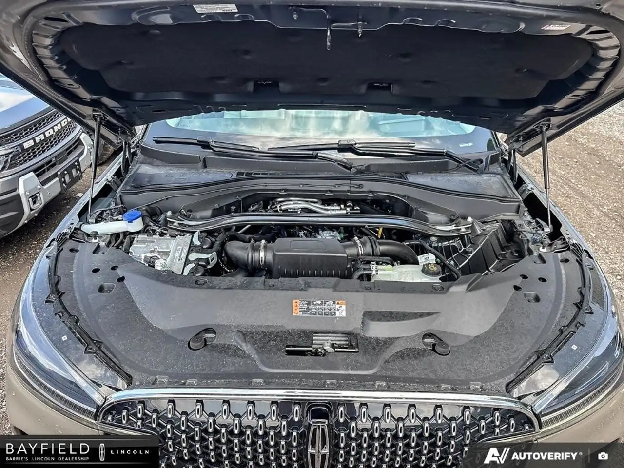 Lincoln Aviator снимка Lincoln Aviator