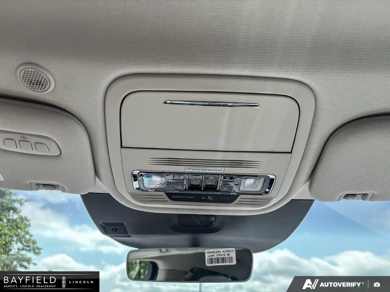 Lincoln Aviator снимка Lincoln Aviator