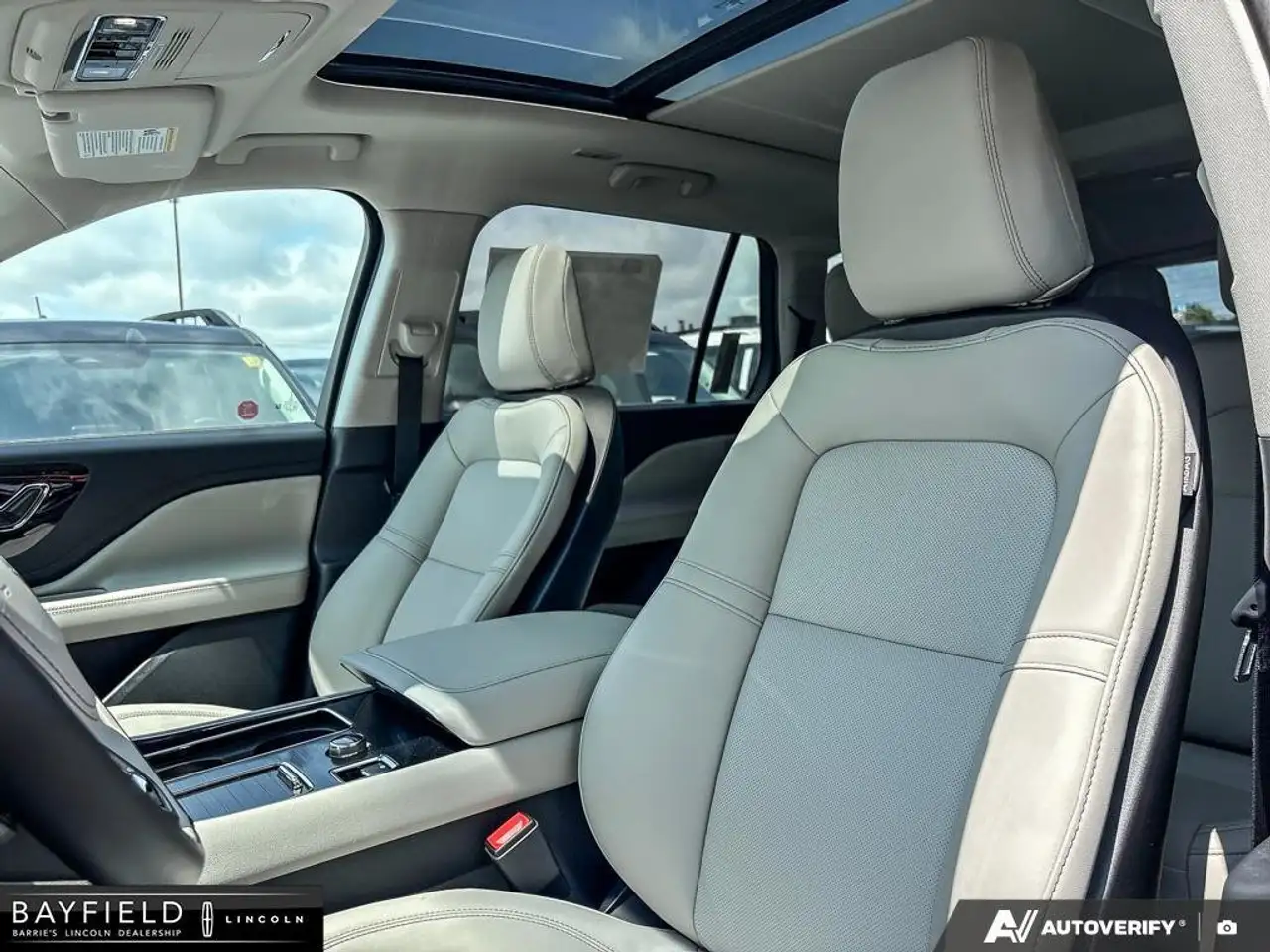 Lincoln Aviator снимка Lincoln Aviator
