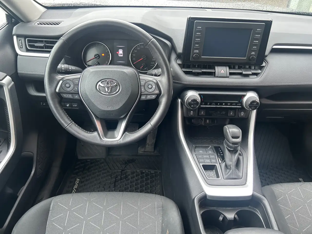 Toyota RAV 4 снимка Toyota RAV 4