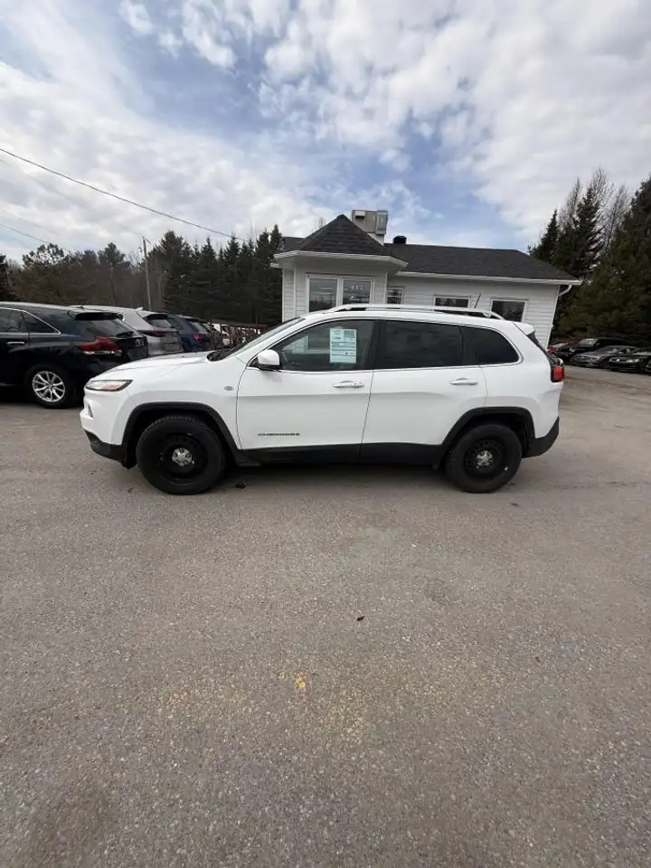Jeep Cherokee photo Jeep Cherokee