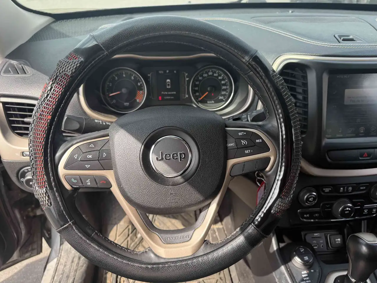 Jeep Cherokee photo Jeep Cherokee