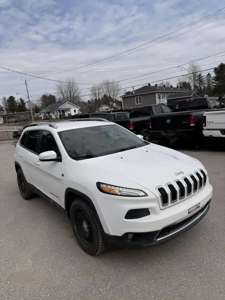 Jeep Cherokee photo Jeep Cherokee