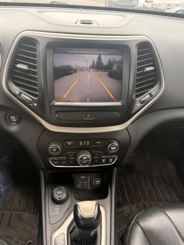 Jeep Cherokee photo Jeep Cherokee