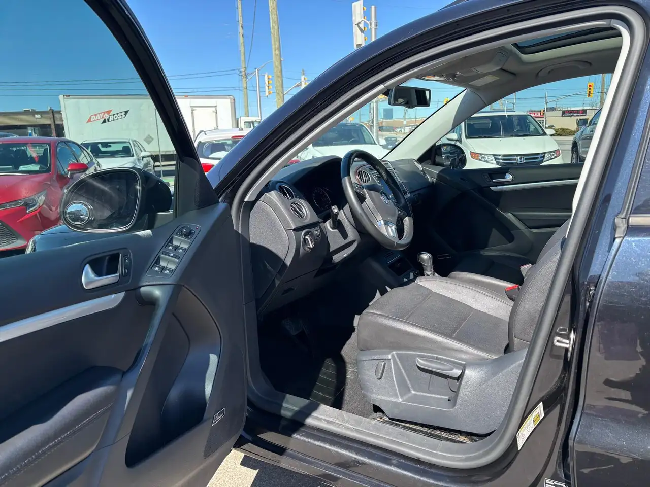 Volkswagen Tiguan снимка Volkswagen Tiguan