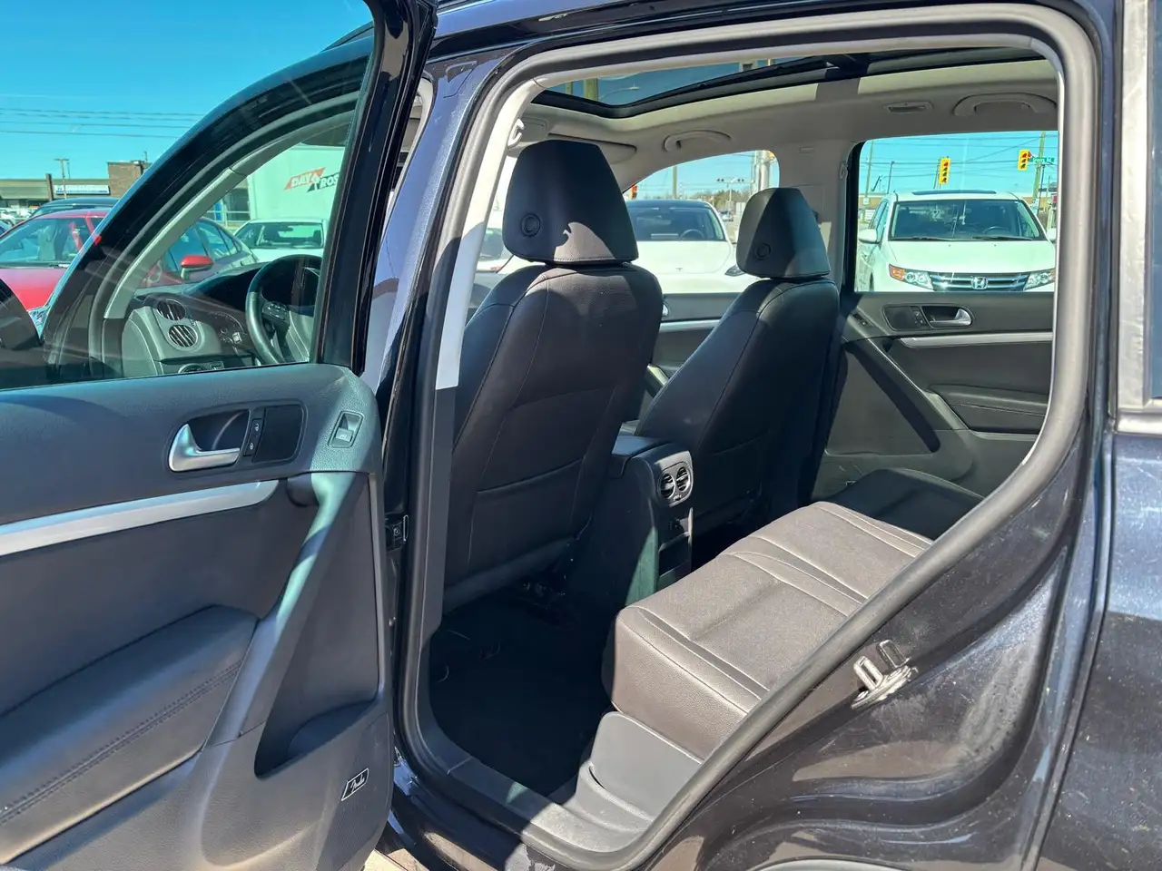 Volkswagen Tiguan снимка Volkswagen Tiguan