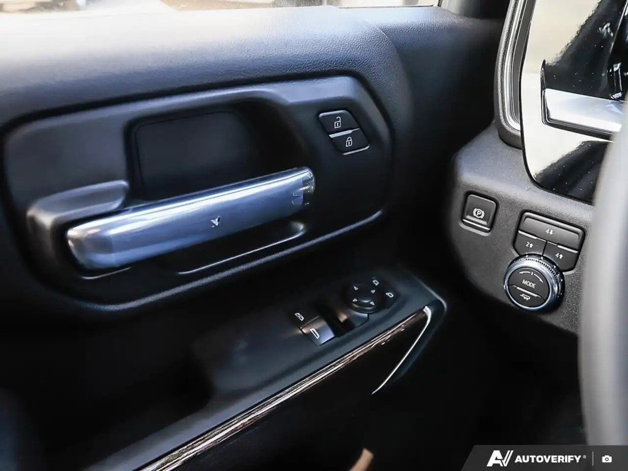 GMC Sierra 2500HD снимка GMC Sierra 2500HD
