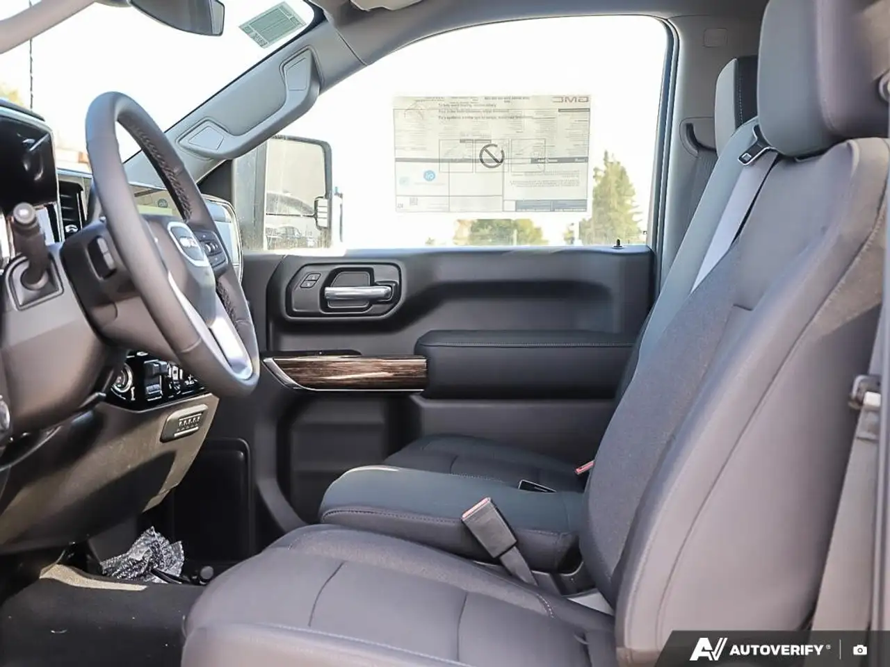 GMC Sierra 2500HD снимка GMC Sierra 2500HD