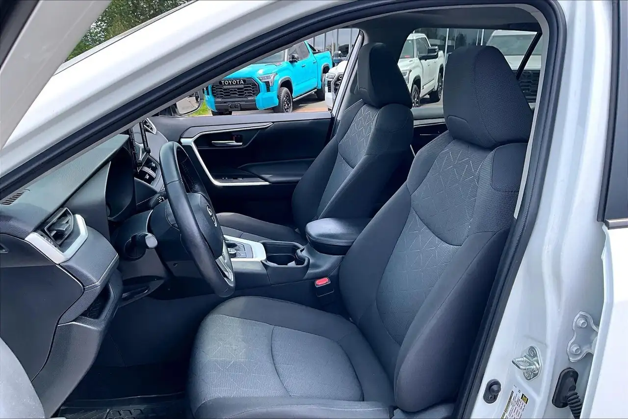 Toyota RAV 4 снимка Toyota RAV 4