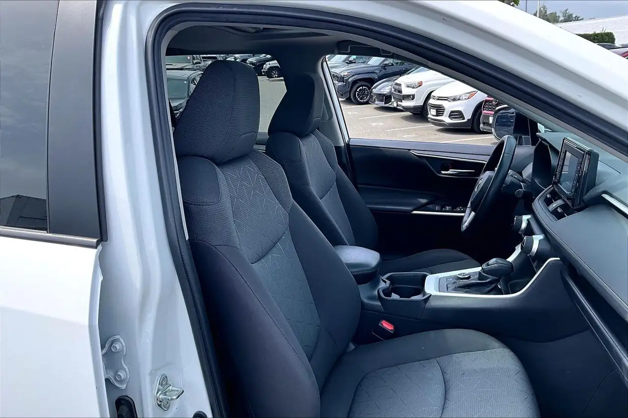 Toyota RAV 4 снимка Toyota RAV 4