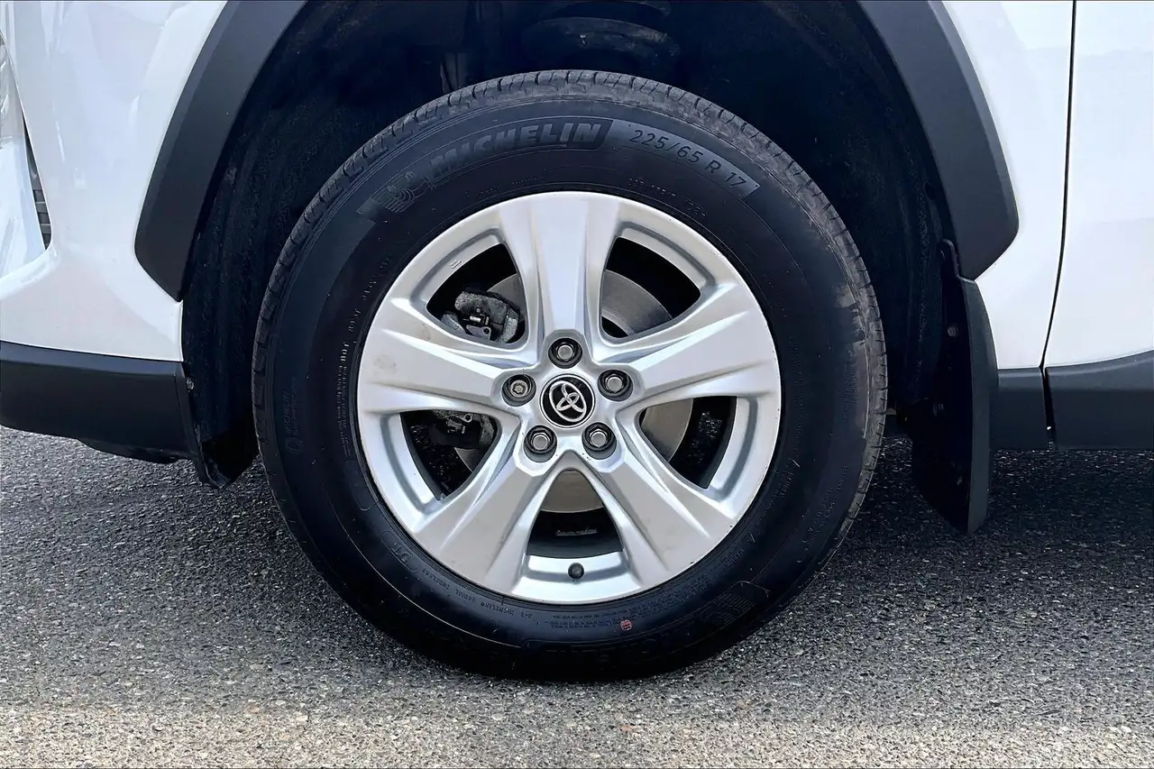 Toyota RAV 4 снимка Toyota RAV 4