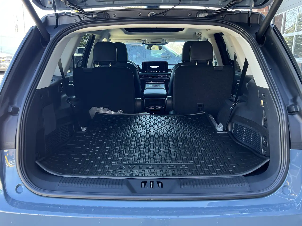 Lincoln Aviator снимка Lincoln Aviator