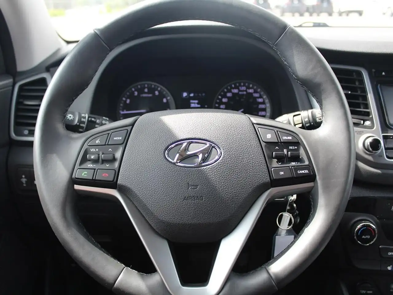 Hyundai TUCSON photo Hyundai TUCSON