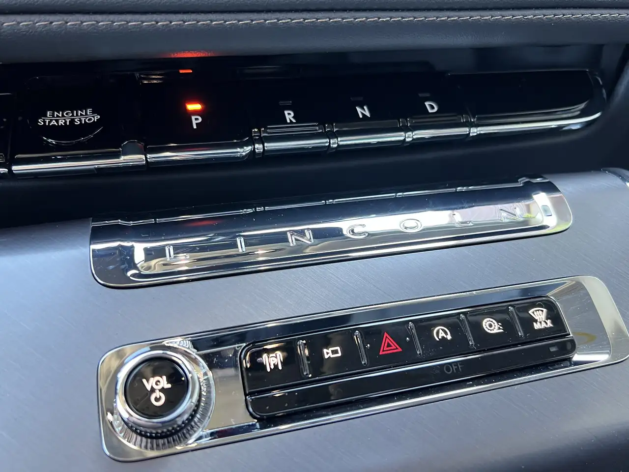 Lincoln Aviator снимка Lincoln Aviator