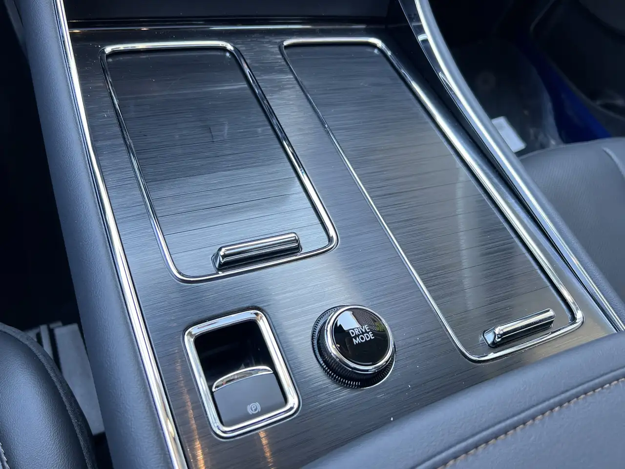 Lincoln Aviator снимка Lincoln Aviator