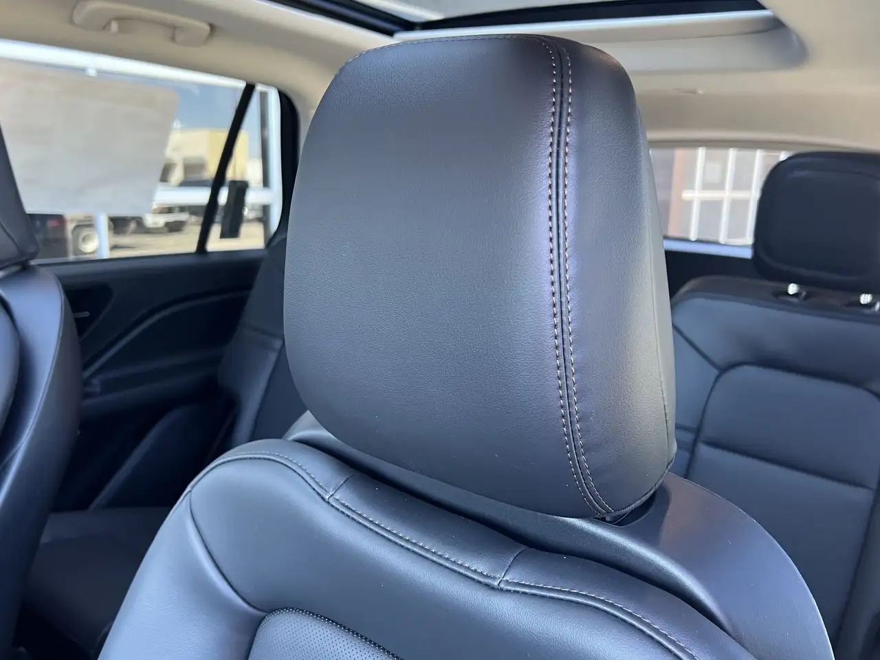 Lincoln Aviator снимка Lincoln Aviator
