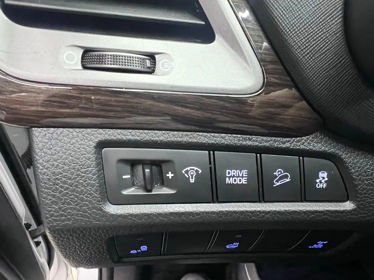 Hyundai SANTA FE снимка Hyundai SANTA FE